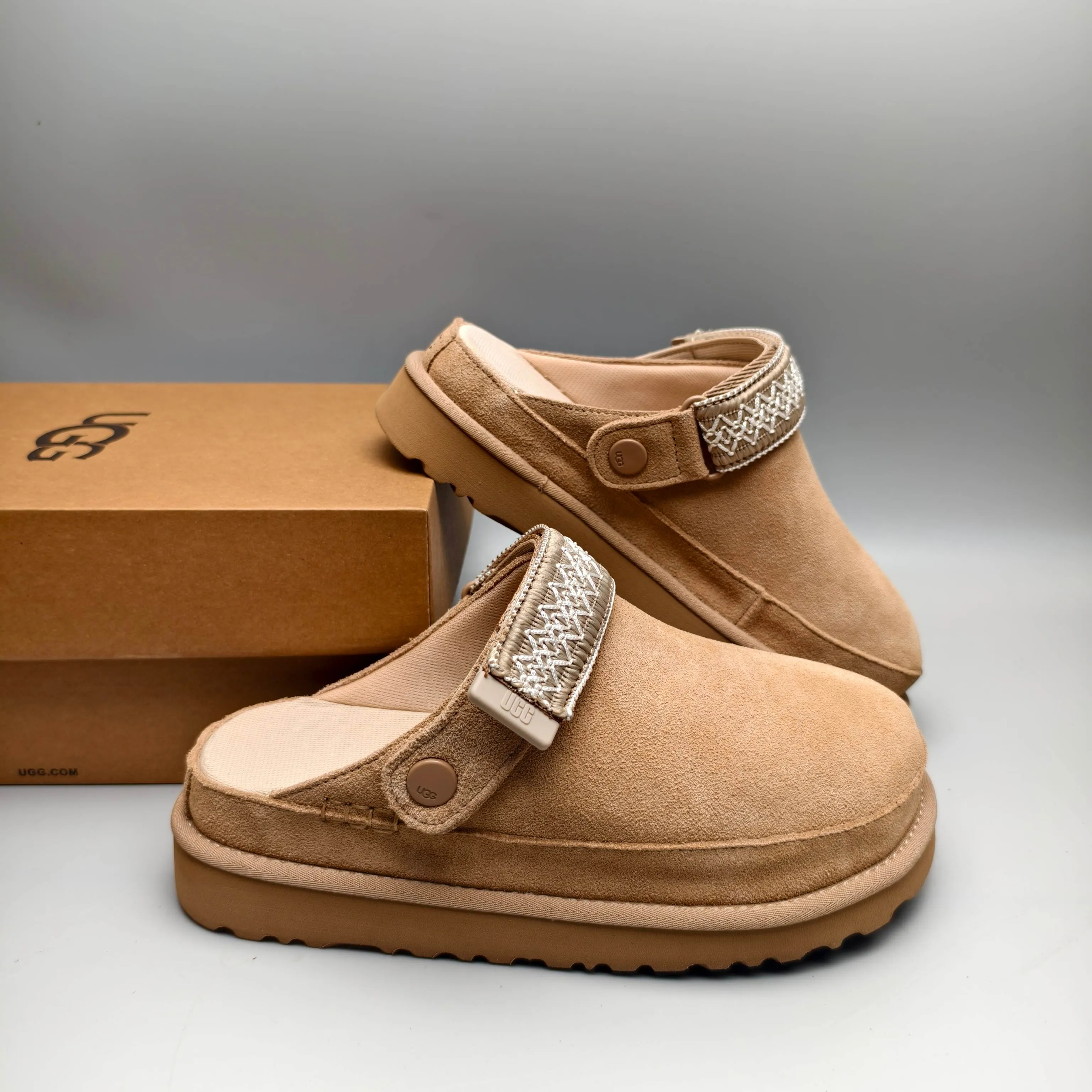 💰440 UGG sheepskin all-in-one snow boots 7710 new fall slip-on sandals Color: Sand Size: 35-41